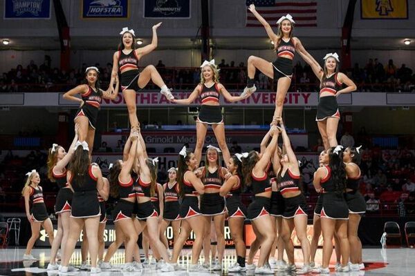 Club Sports - Cheerleading image number null